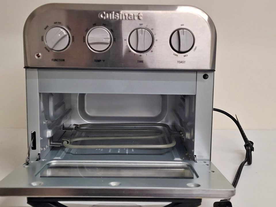 Black Friday & Cyber Monday: How To Choose the Right Compact Toaster Oven